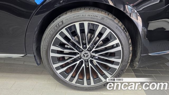 Mercedes-Benz S-Class 2023 — photo 7