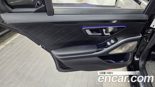 Mercedes-Benz S-Class 2023 — photo 15