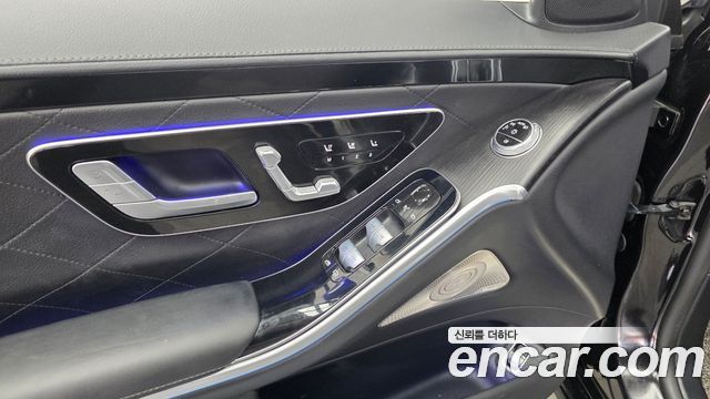 Mercedes-Benz S-Class 2023 — photo 28