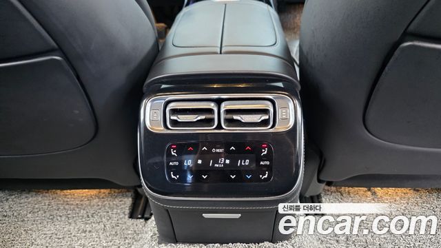 Mercedes-Benz S-Class 2023 — photo 31