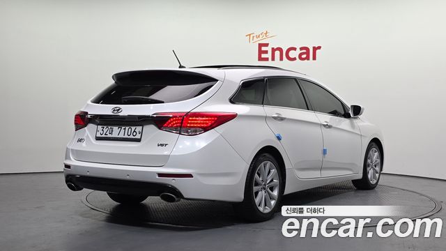Hyundai i40 2012 — photo 2