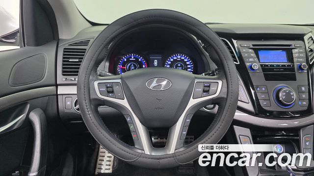Hyundai i40 2012 — photo 21