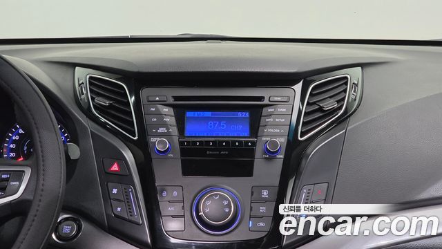 Hyundai i40 2012 — photo 24