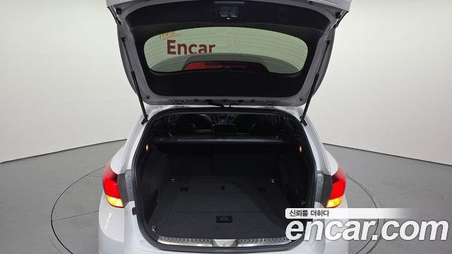 Hyundai i40 2012 — photo 33