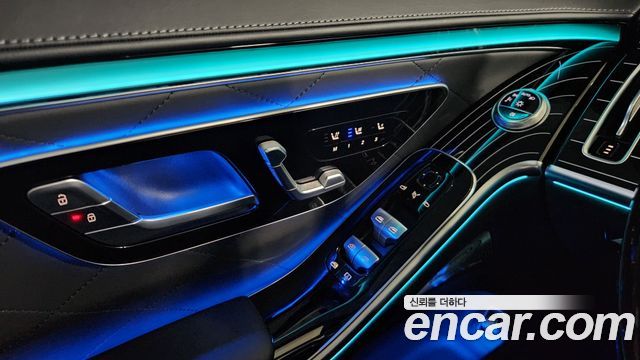 Mercedes-Benz S-Class 2024 — photo 18