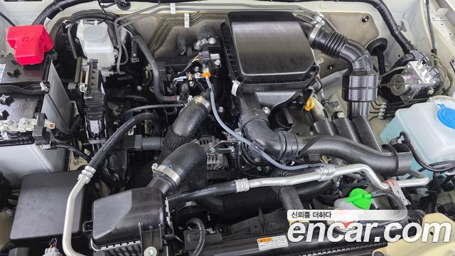 Suzuki Jimny 2025 — photo 6