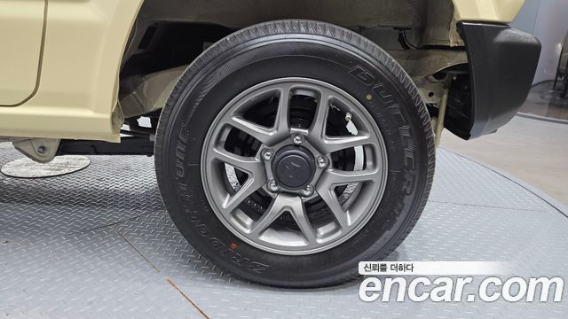 Suzuki Jimny 2025 — photo 7