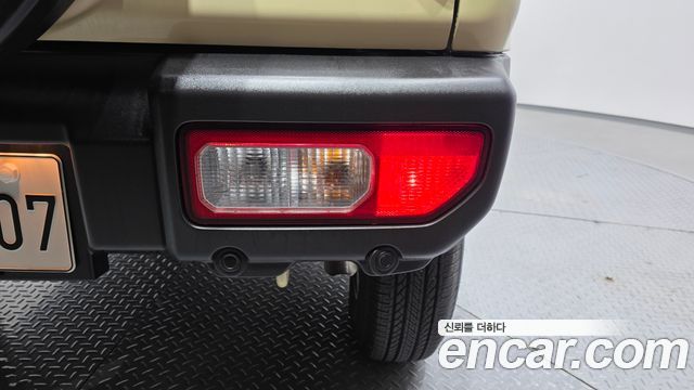 Suzuki Jimny 2025 — photo 9