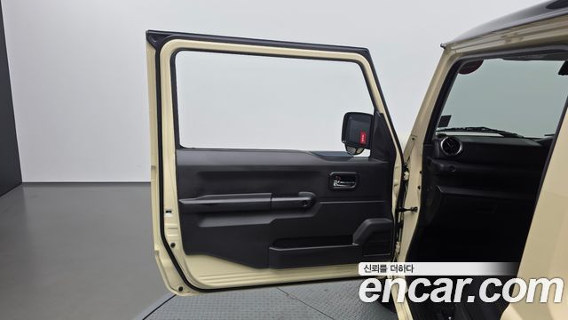Suzuki Jimny 2025 — photo 14