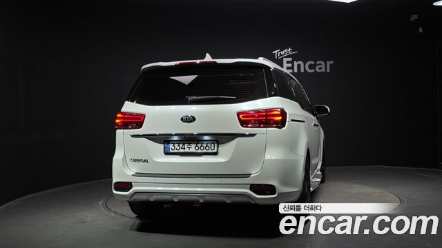 Kia Canival 2019 — photo 4