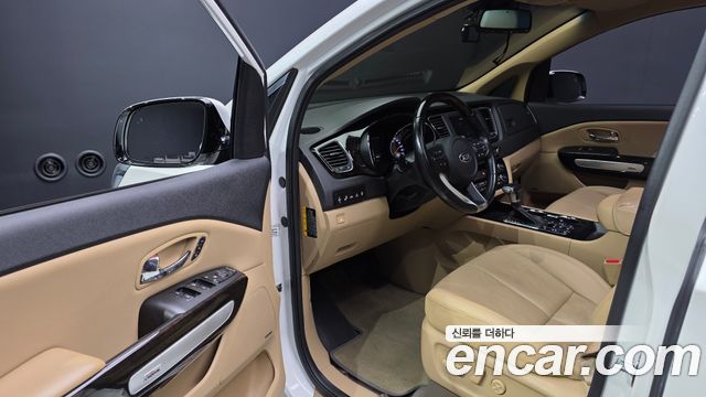 Kia Canival 2019 — photo 10