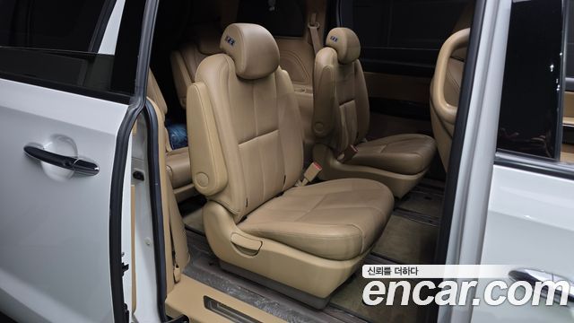 Kia Canival 2019 — photo 12