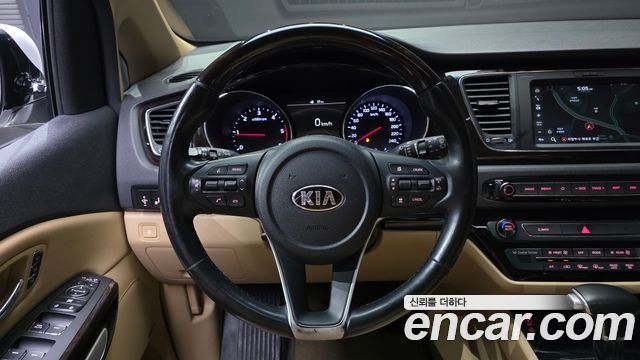 Kia Canival 2019 — photo 13