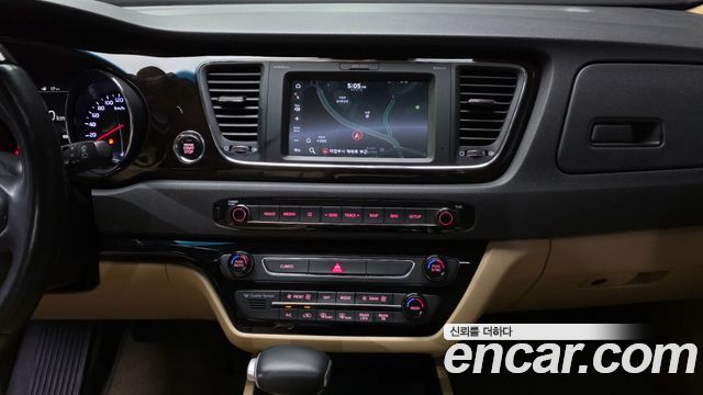 Kia Canival 2019 — photo 14