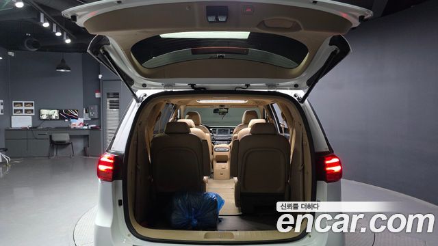 Kia Canival 2019 — photo 20
