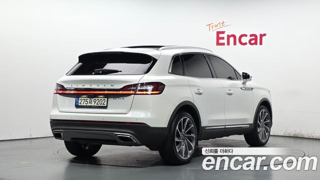 Lincoln Nautilus 2020 — photo 2