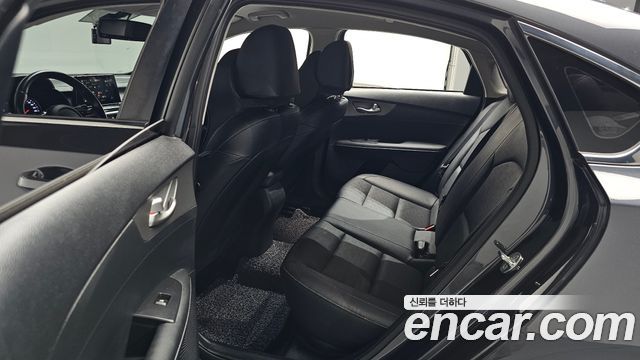 Kia K3 2019 — photo 17