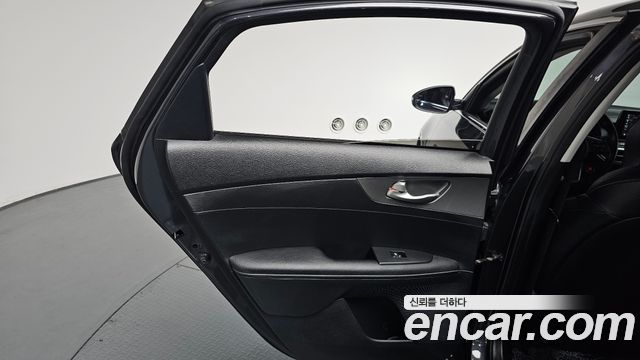 Kia K3 2019 — photo 15