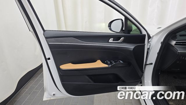 Kia K5 2022 — photo 14