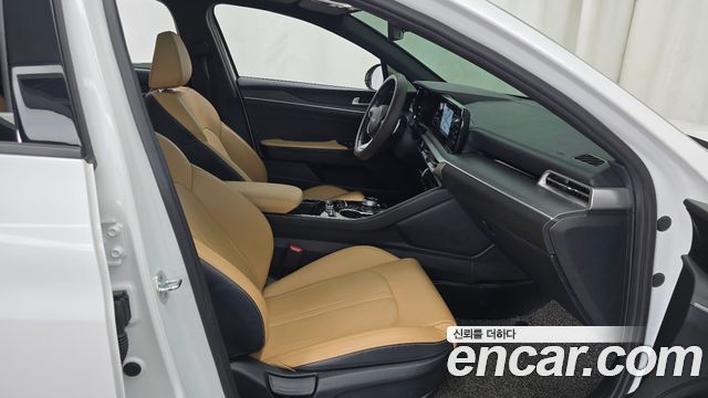 Kia K5 2022 — photo 16