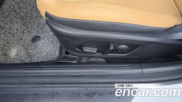 Kia K5 2022 — photo 31