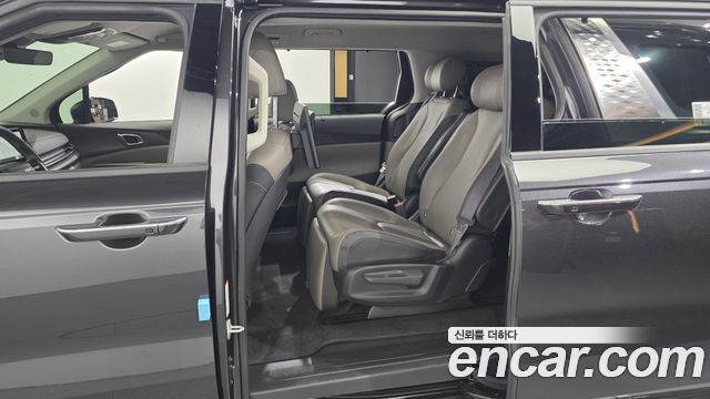 Kia Canival 2025 — photo 17
