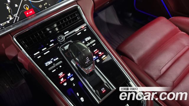 Porsche Panamera 2018 — photo 9