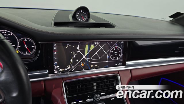 Porsche Panamera 2018 — photo 12