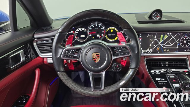 Porsche Panamera 2018 — photo 13
