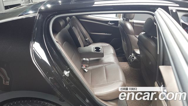 Kia Stinger 2018 — photo 17