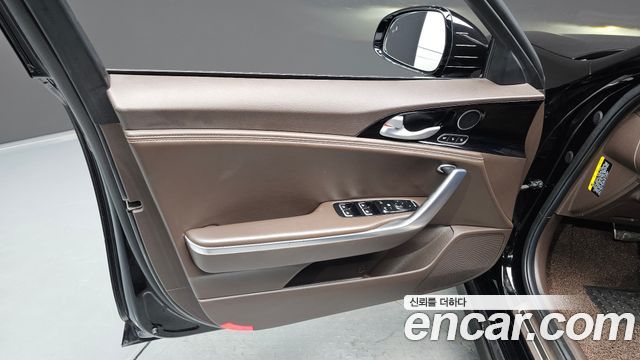 Kia Stinger 2018 — photo 14