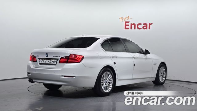 BMW 5-Series 2014 — photo 2