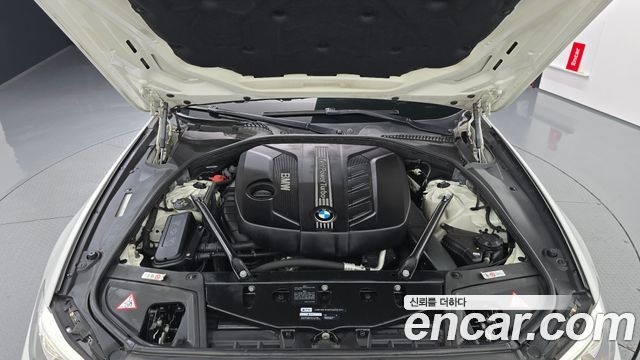 BMW 5-Series 2014 — photo 6