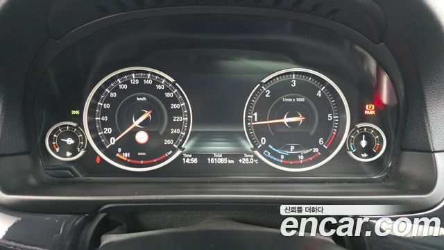 BMW 5-Series 2014 — photo 8