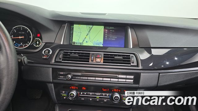 BMW 5-Series 2014 — photo 13