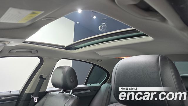 BMW 5-Series 2014 — photo 17