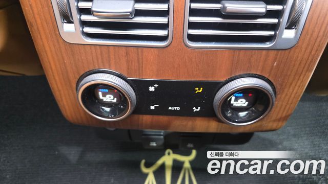 Land Rover Range Rover 2018 — photo 23