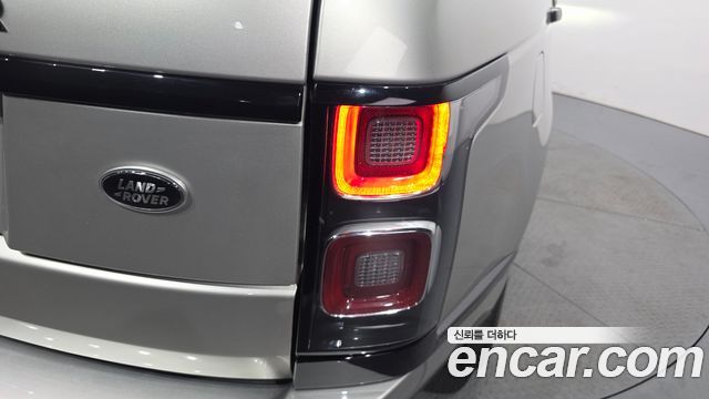 Land Rover Range Rover 2018 — photo 9