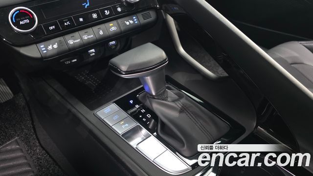 Hyundai AVANTE 2021 — photo 12