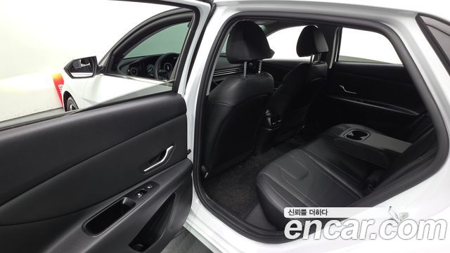 Hyundai AVANTE 2021 — photo 18