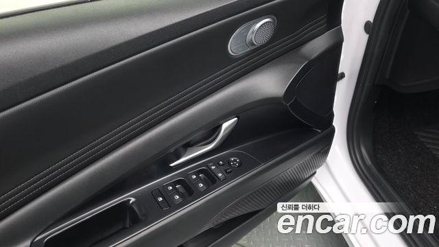 Hyundai AVANTE 2021 — photo 26