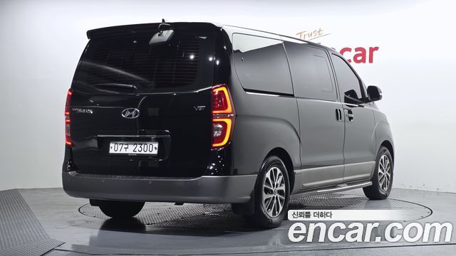 Hyundai Starex 2019 — photo 2