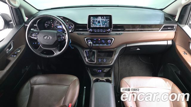 Hyundai Starex 2019 — photo 10