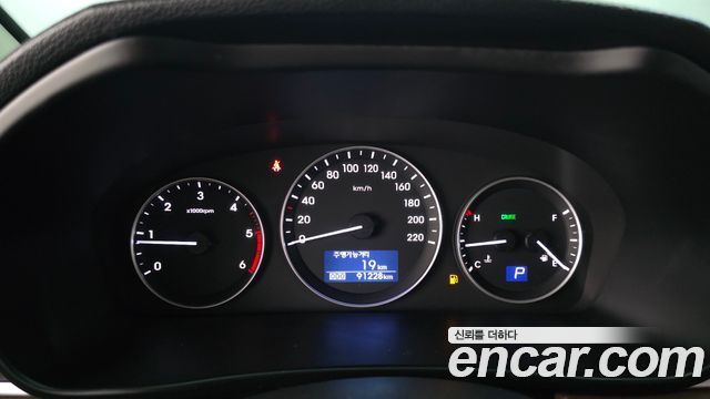 Hyundai Starex 2019 — photo 11