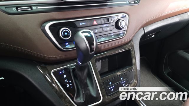 Hyundai Starex 2019 — photo 12