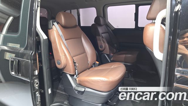 Hyundai Starex 2019 — photo 17