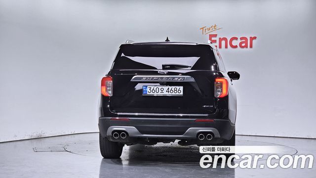 Ford Explorer 2022 — photo 4