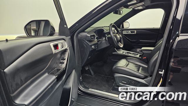 Ford Explorer 2022 — photo 13
