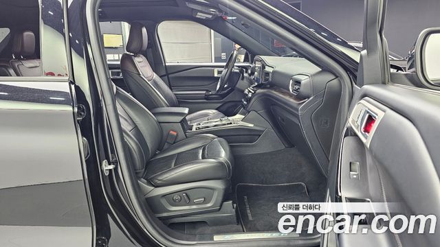 Ford Explorer 2022 — photo 17