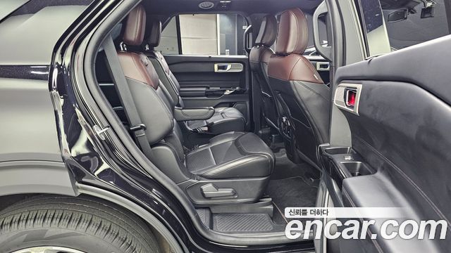 Ford Explorer 2022 — photo 18